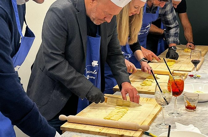 Spritz and Pasta! Spritz, Fettuccine & Tiramisù - A group size that should keep you involved