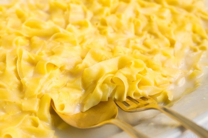 The Original Fettuccine Alfredo Experiences in Roma - The tableside Alfredo moment