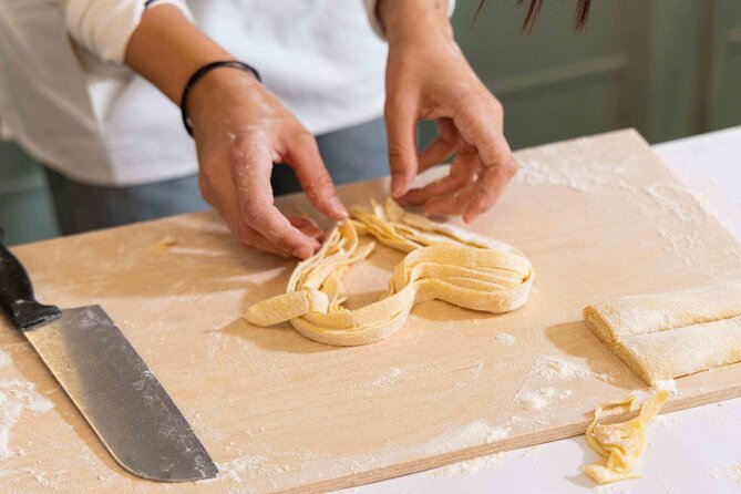 Top Class of Ravioli, Fettuccine and Tiramisu Workshop in Rome - Fettuccine and your choice of Roman sauce
