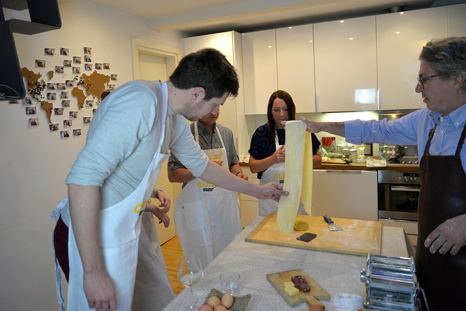 Traditional Home Cooking in Modena,Tagliatelle, Tortelloni & Wine - From the Duomo to the kitchen