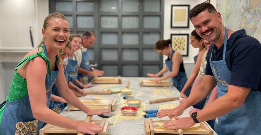 Trastevere Pasta Masterclass with Foodies from Rome - Eating what you make with wine