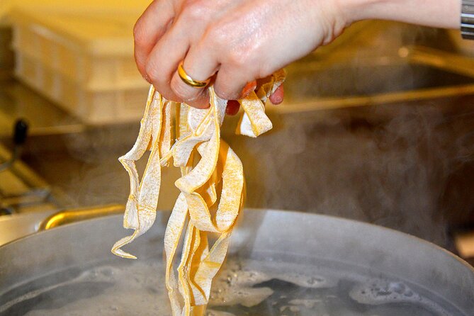 Tuscan Cooking Class -Traditional Pasta Menu - Making traditional Tuscan pasta by hand
