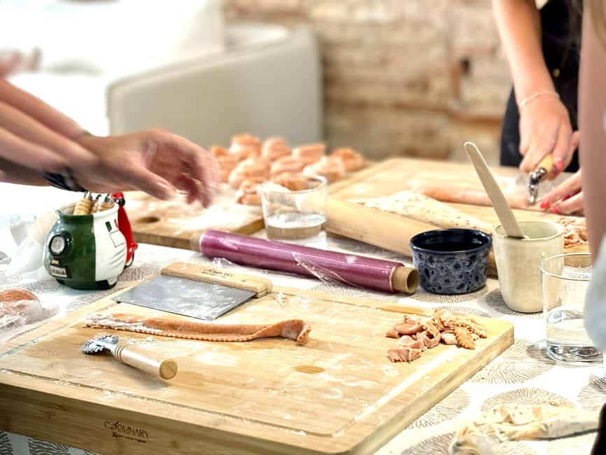 Valencia: Fresh Pasta Workshop with Lunch/Dinner in the Center - Beginning with dough, flour, and patience