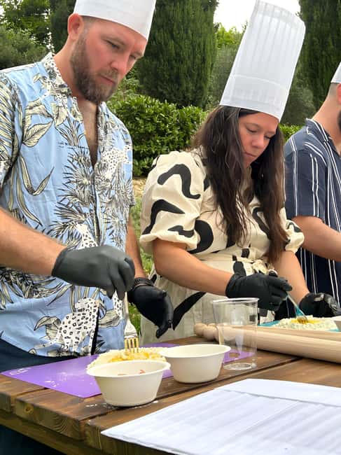 Valnerina/Pasta cooking class in a 12th century location - Key points at a glance