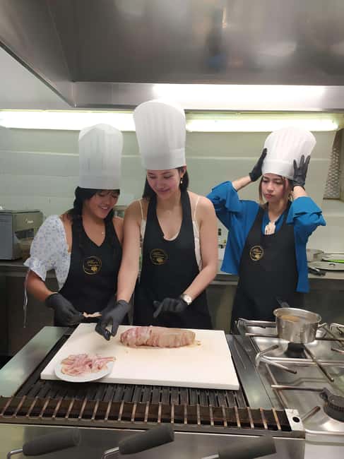 Valnerina/Pasta cooking class in a 12th century location - The historic estate adds more than a pretty backdrop