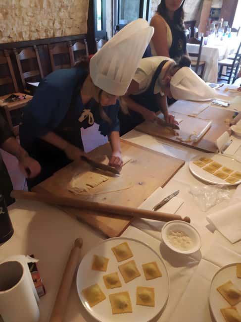Valnerina/Pasta cooking class in a 12th century location - What to know before you book