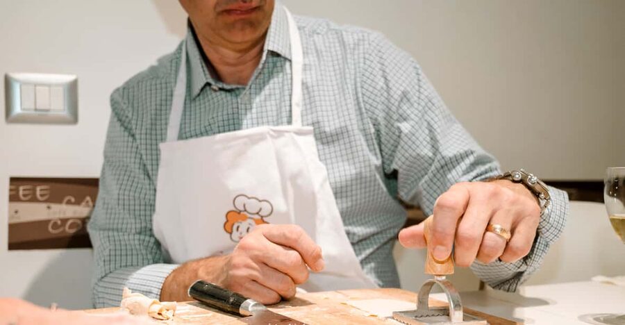 Varenna: Pasta & Tiramisu Cooking Class at a Local's Home - Starting with prosecco and an Italian aperitivo