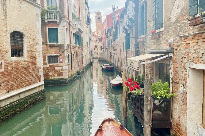Venice: Jewish Ghetto & Cannaregio Area Food Tour: Pasta Wine Gelato and More! - Kosher bakery treats and the first tastes