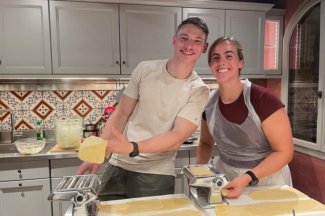 Venice: Pasta and Tiramisu Cooking Class - Why the instructor matters