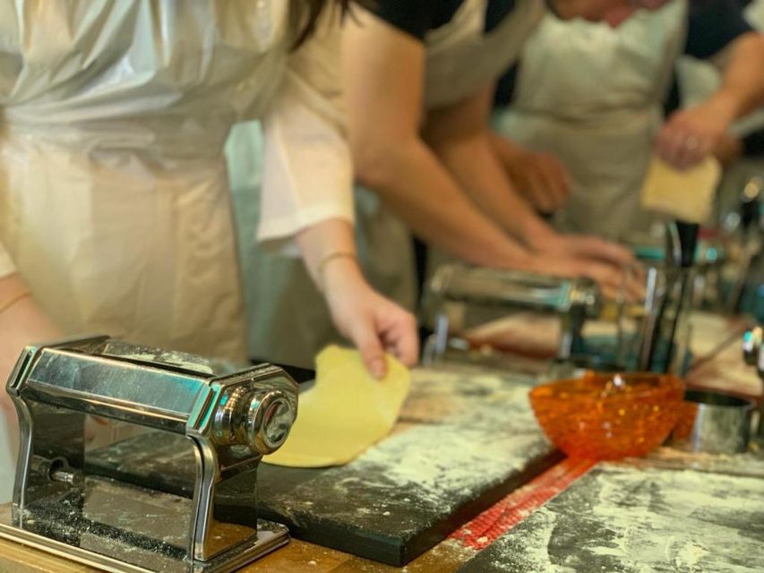 Venice: Pasta and Tiramisu Cooking Class with Wine - Why this cooking class fits nicely into a Venice day