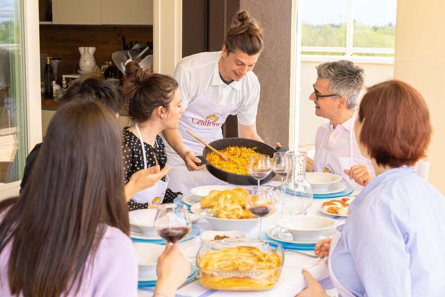 Venice: Share Your Pasta Love in a Local’s Home - Who Should Book This Experience?