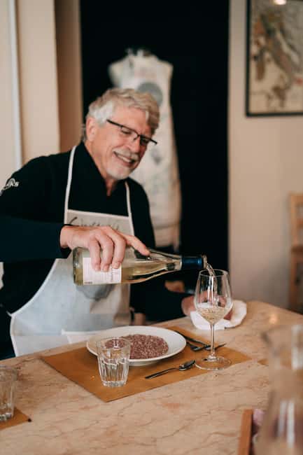 Verona: Hands-on Fresh Pasta and Tiramisù Cooking Class - Making fresh pasta by hand