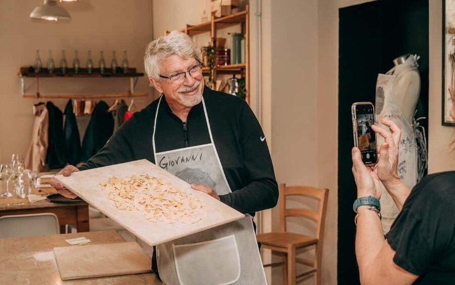 Verona: Hands-on Fresh Pasta and Tiramisù Cooking Class - Timing, meeting point, and planning your day