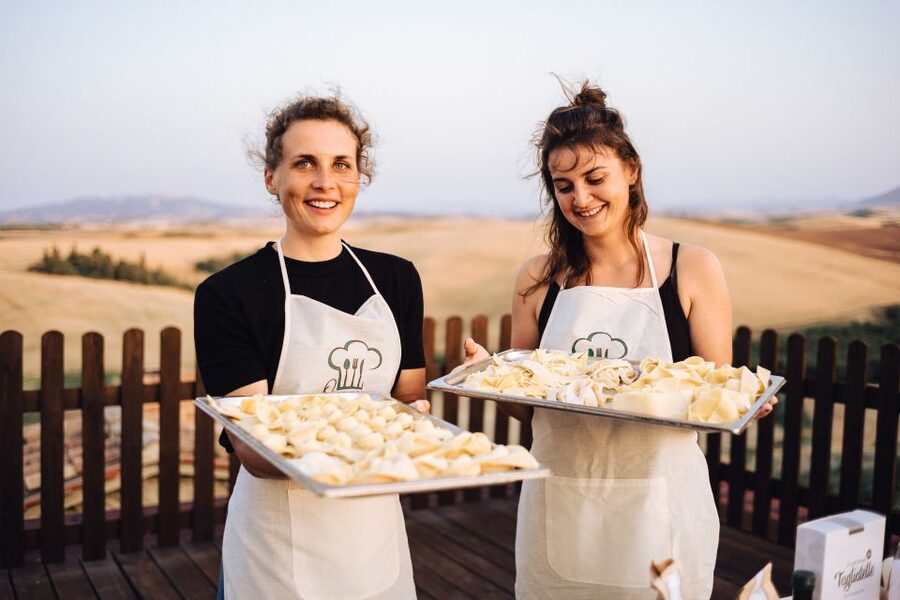 Volterra: Fresh Pasta Cooking Class at a Tuscan Farmhouse - Why the countryside setting matters